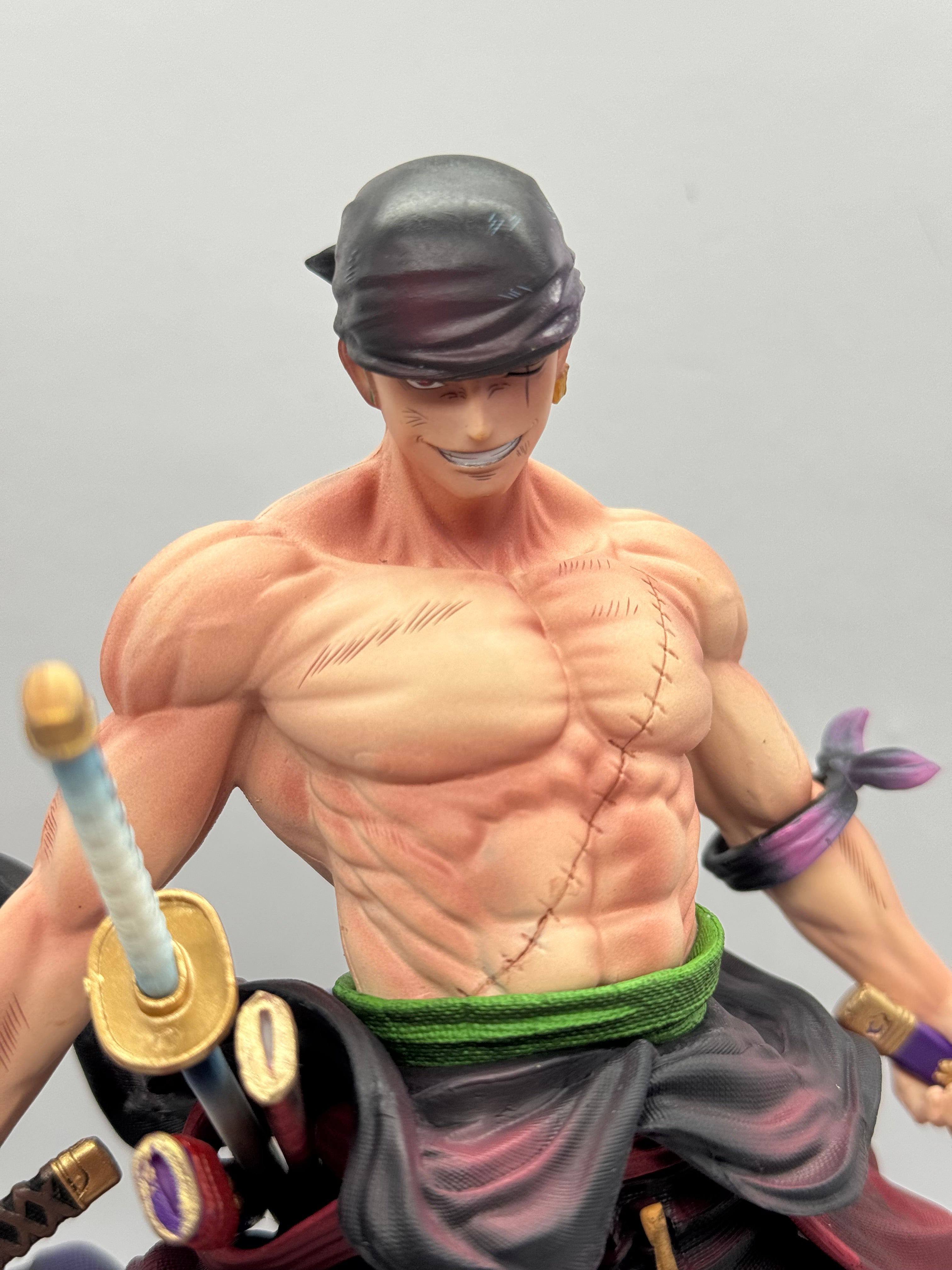Statua Roronoa Zoro (One Piece) – GK Figure 28cm LED - LY Studio