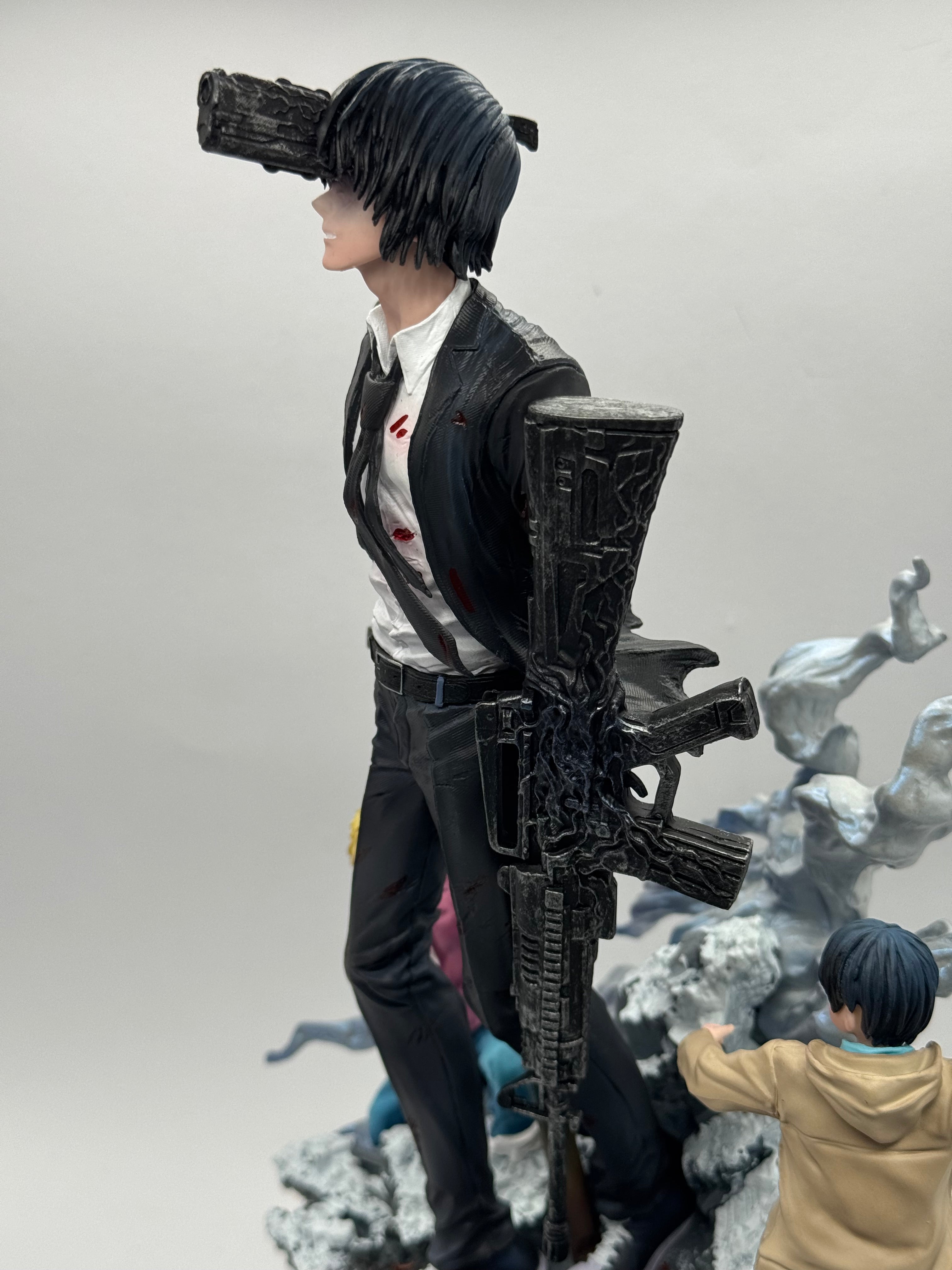 Aki Hayakawa Gun Devil Form (Chainsaw Man) – Statua 33cm 1/6 GK Figure (Deluxe Edition)