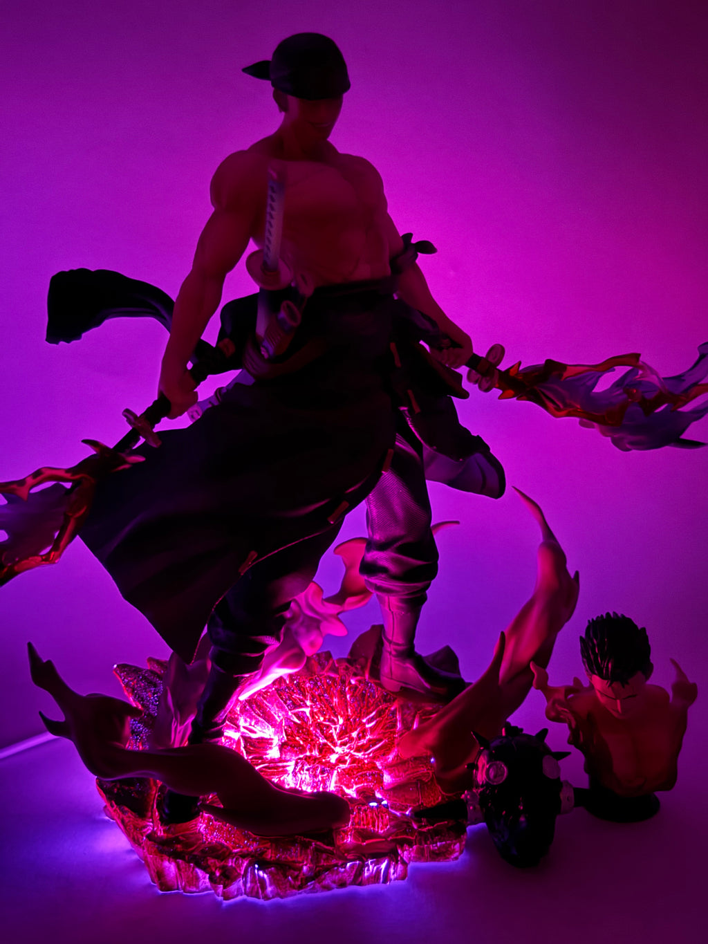 Statua Roronoa Zoro (One Piece) – GK Figure 28cm LED - LY Studio