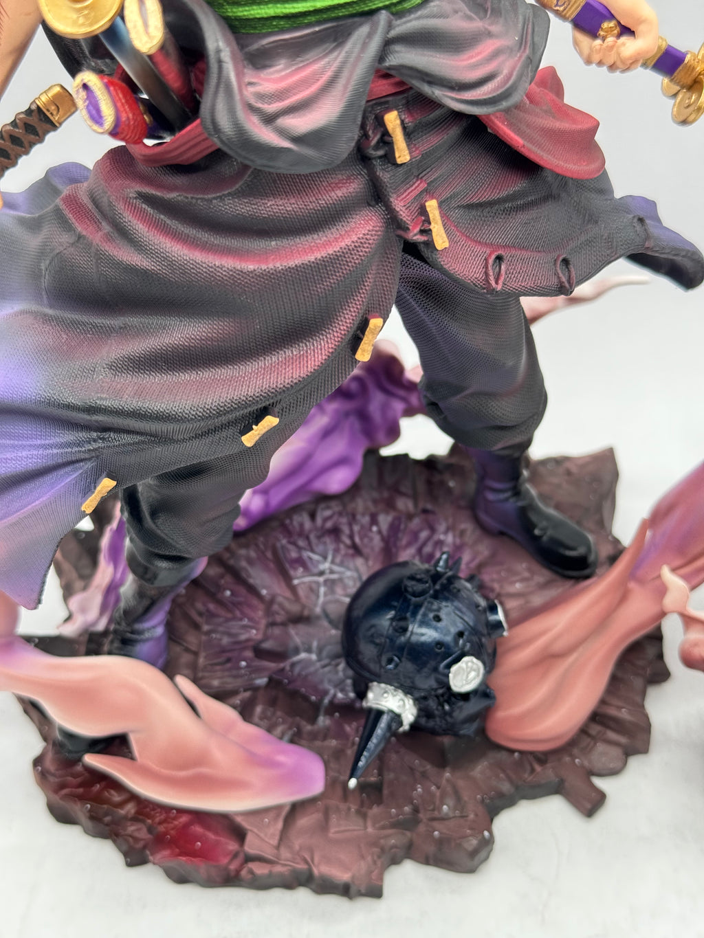 Statua Roronoa Zoro (One Piece) – GK Figure 28cm LED - LY Studio