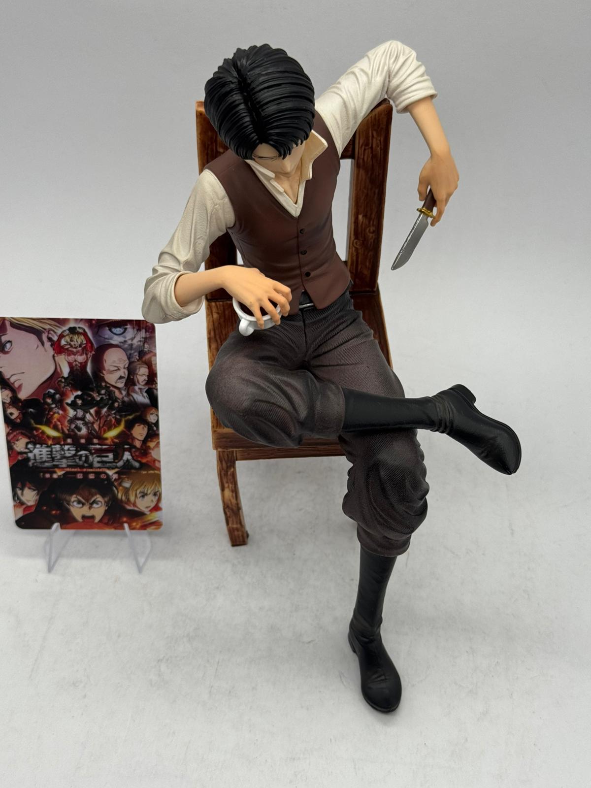 Statua Levi Ackerman - Attack on Titan Figure 19cm Sitting