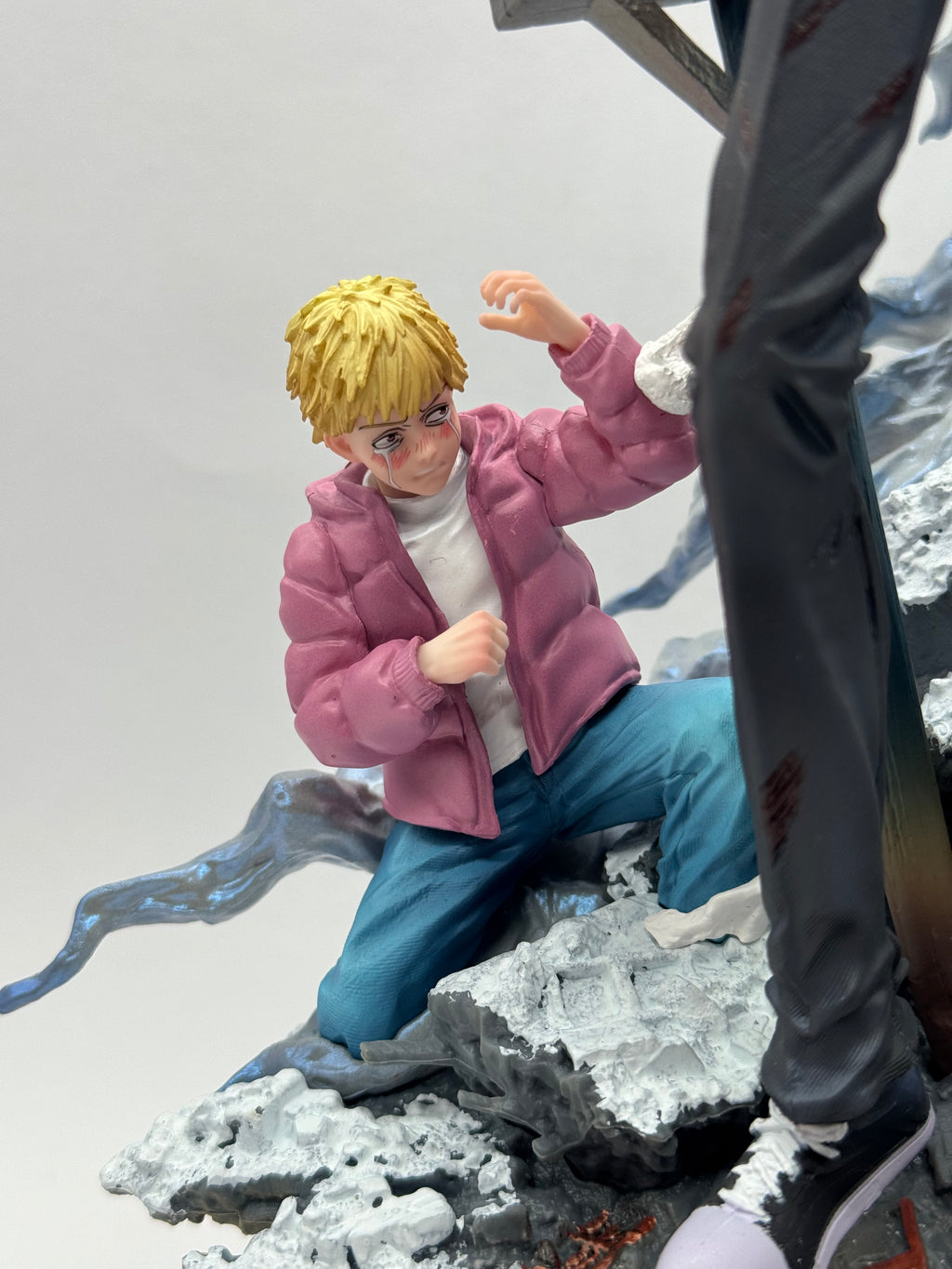 Aki Hayakawa Gun Devil Form (Chainsaw Man) – Statua 33cm 1/6 GK Figure (Deluxe Edition)