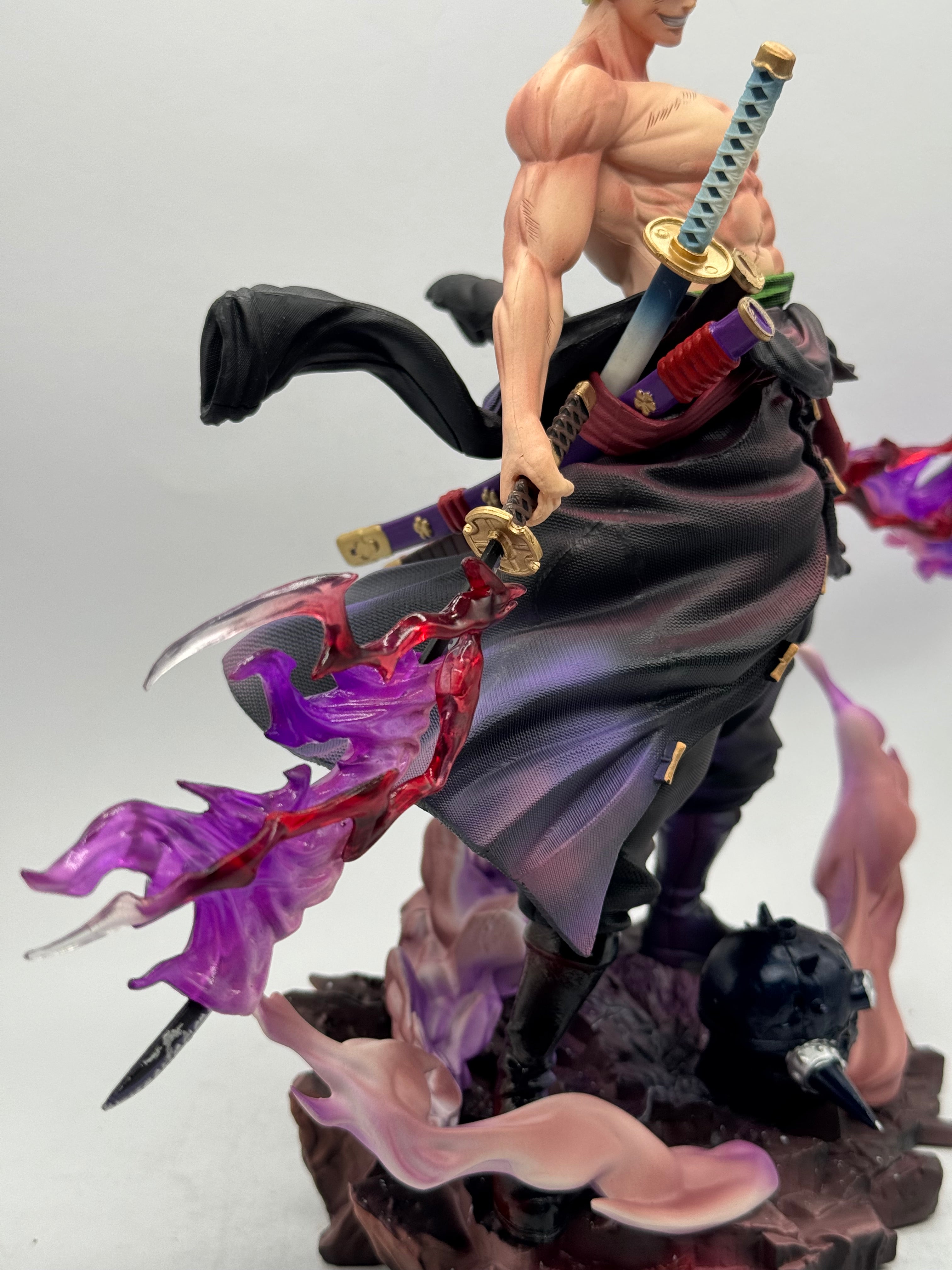 Statua Roronoa Zoro (One Piece) – GK Figure 28cm LED - LY Studio