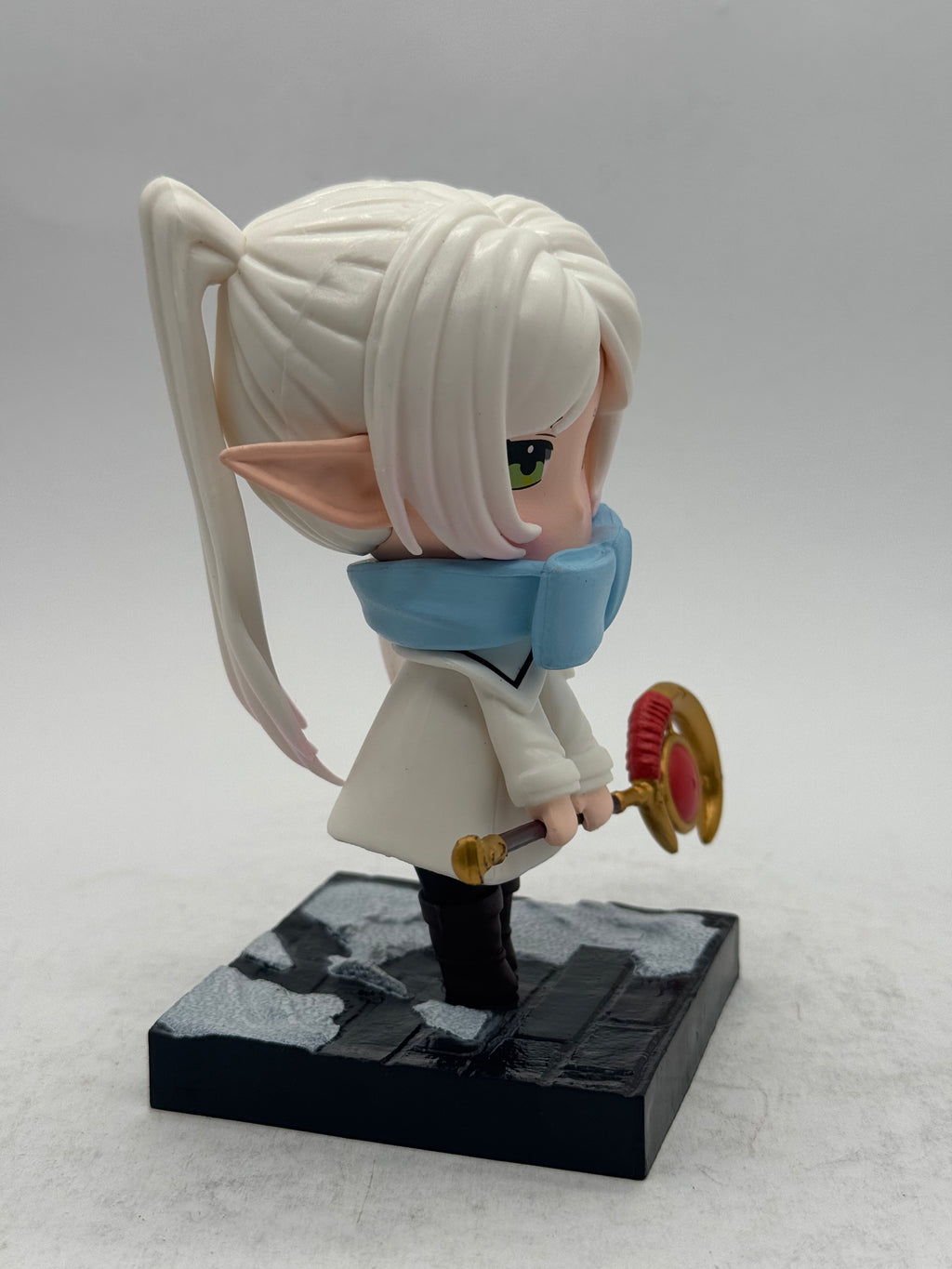 Statua Frieren & Mimic Chibi Ver. - Frieren: Beyond Journey's End - GK Figure 13cm