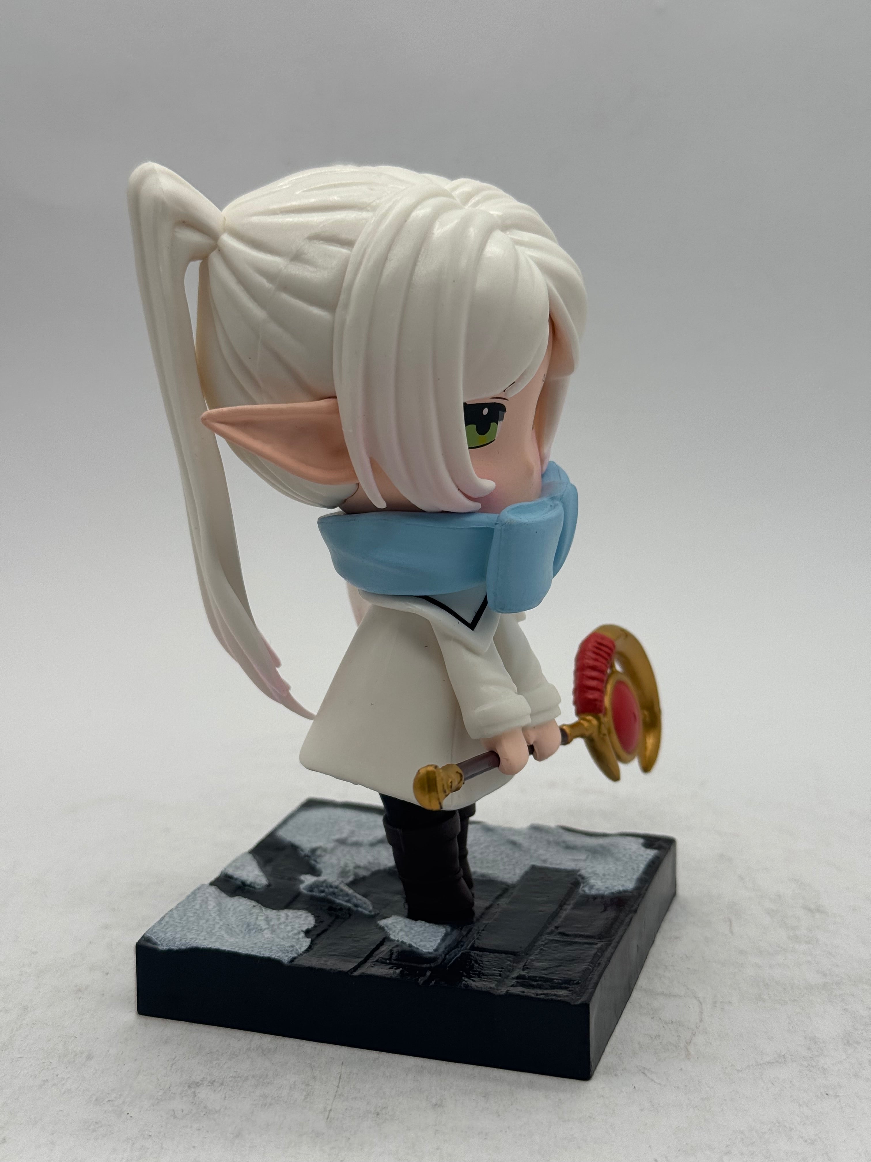 Statua Frieren & Mimic Chibi Ver. - Frieren: Beyond Journey's End - GK Figure 13cm