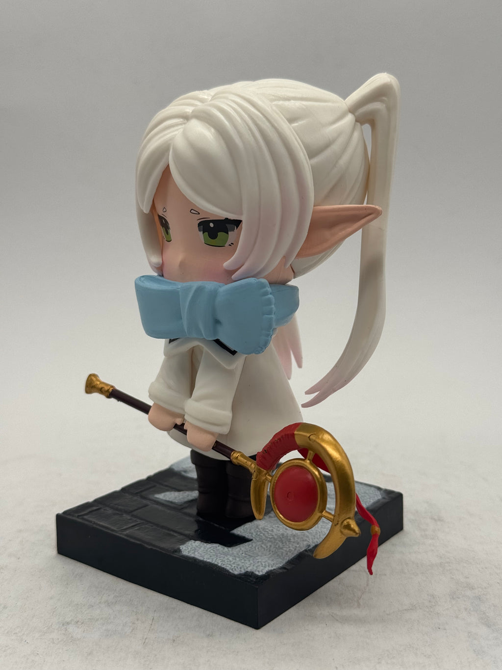 Statua Frieren & Mimic Chibi Ver. - Frieren: Beyond Journey's End - GK Figure 13cm