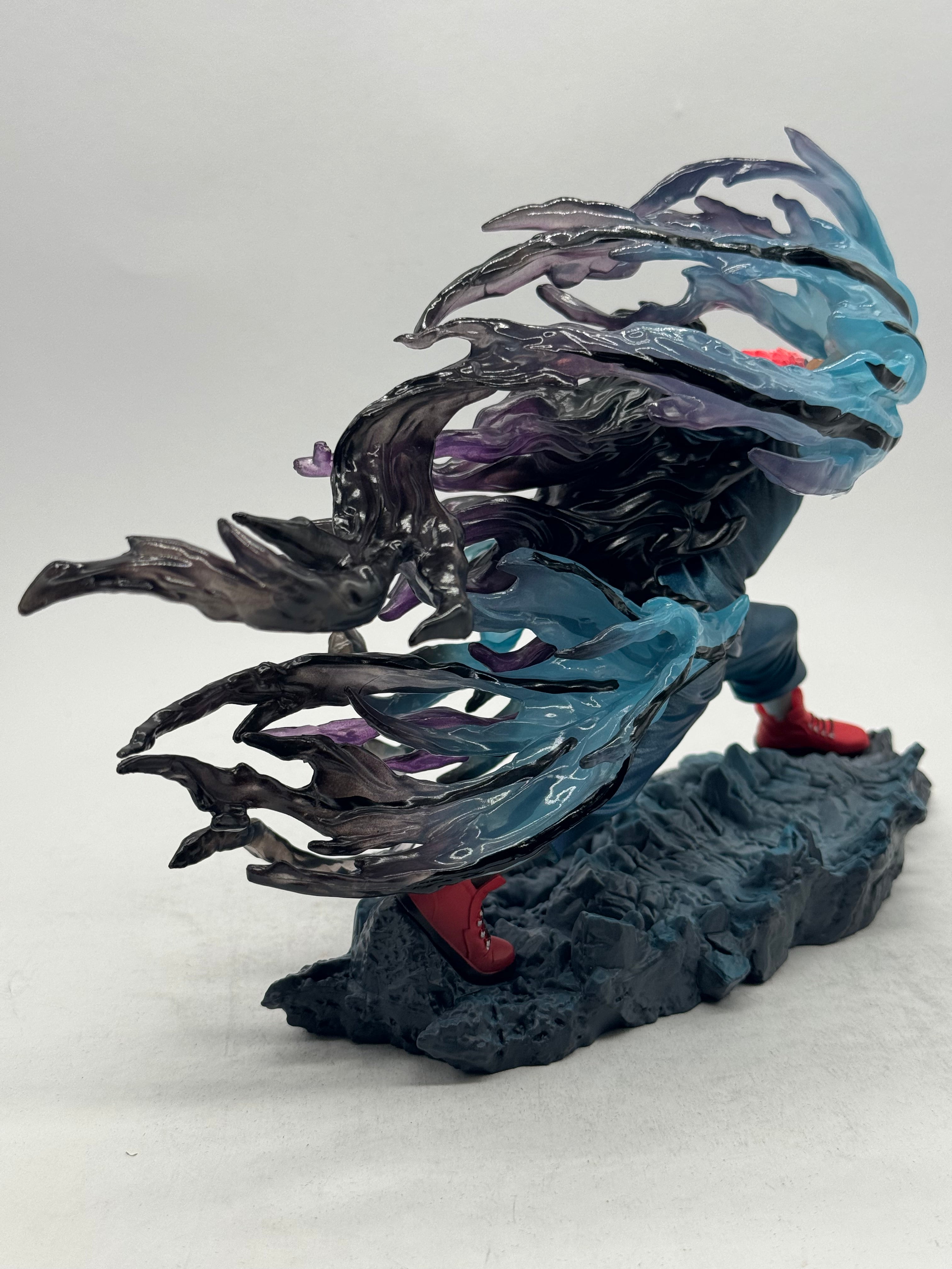Statua Yuji Itadori (Black Flash Ver.) Jujutsu Kaisen - GK Figure 17cm