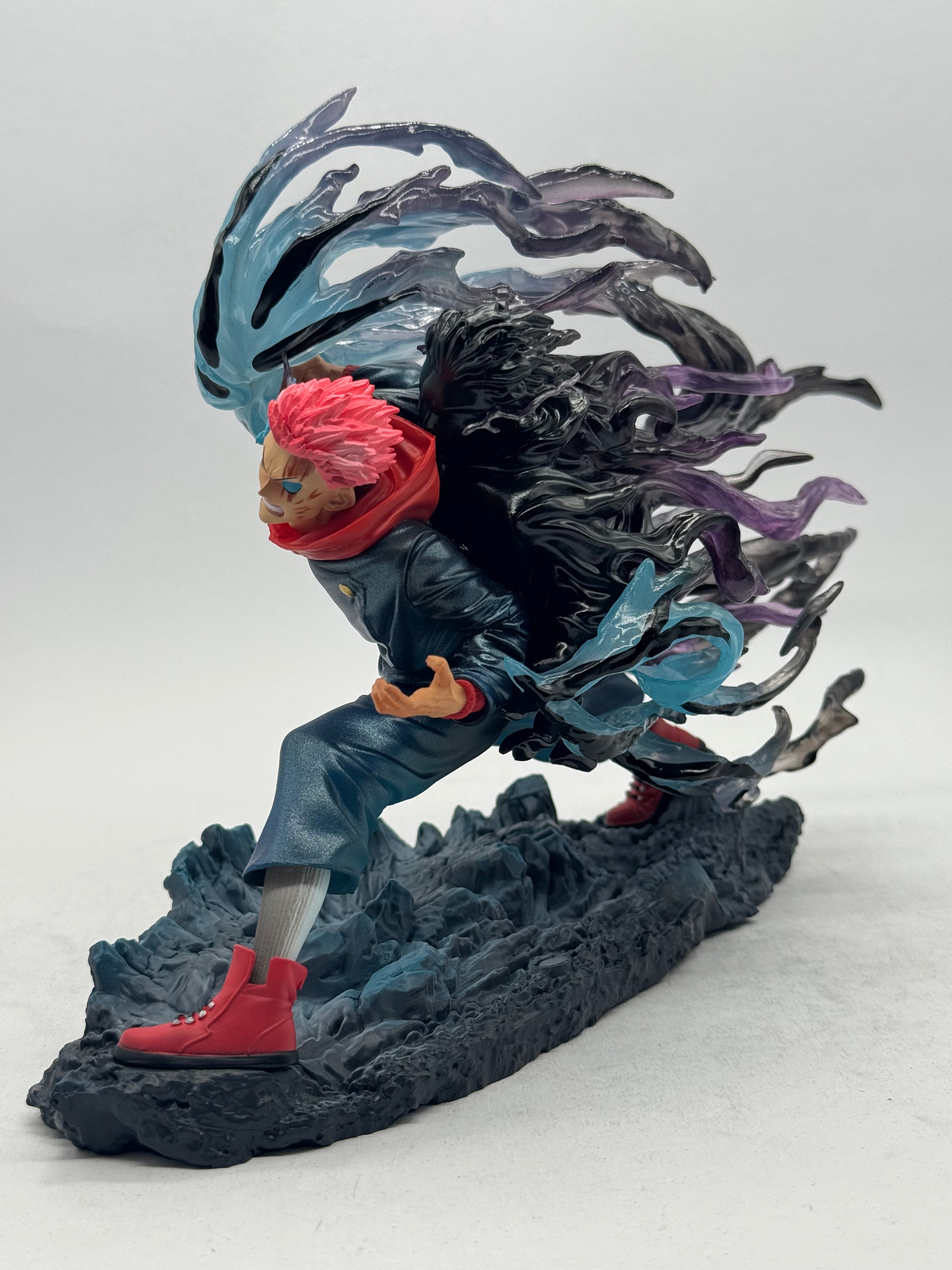 Statua Yuji Itadori (Black Flash Ver.) Jujutsu Kaisen - GK Figure 17cm