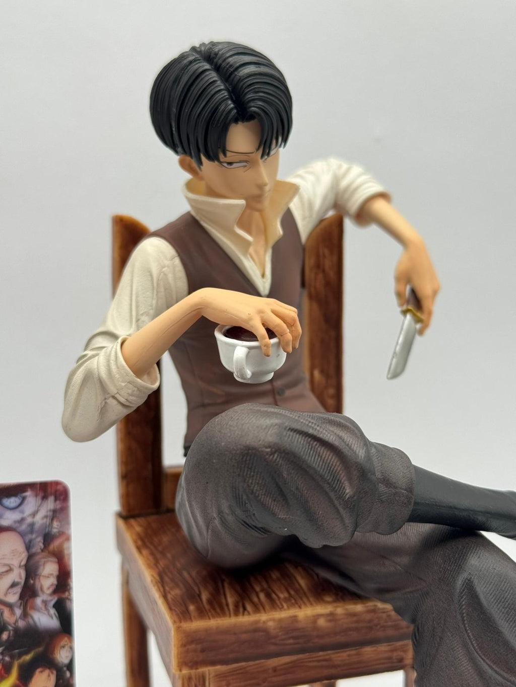 Statua Levi Ackerman - Attack on Titan Figure 19cm Sitting