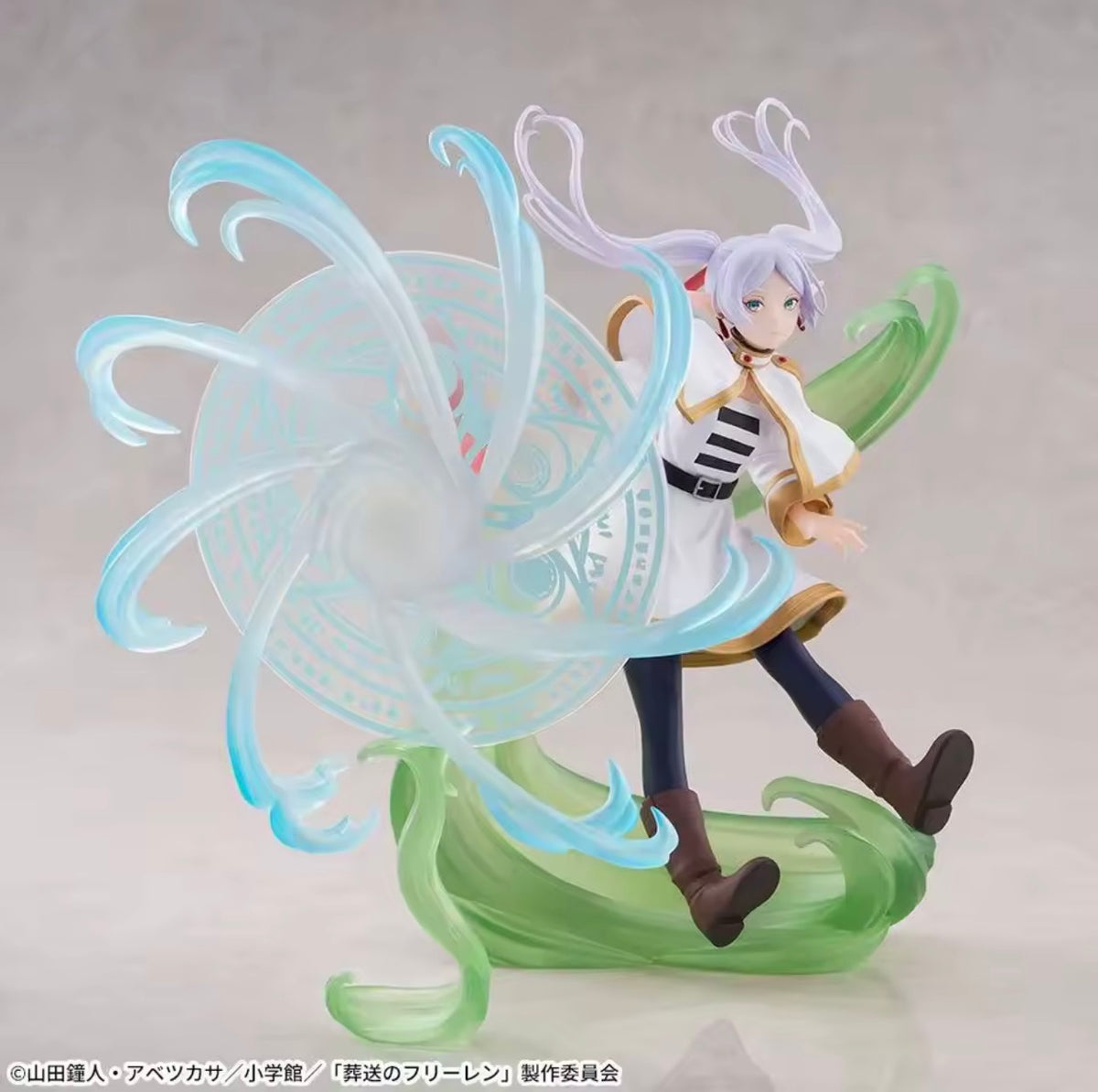 Statua Frieren - Frieren: Beyond Journey's End Figure SEGA Figurizm Alpha (Mahou No Takami) 25cm